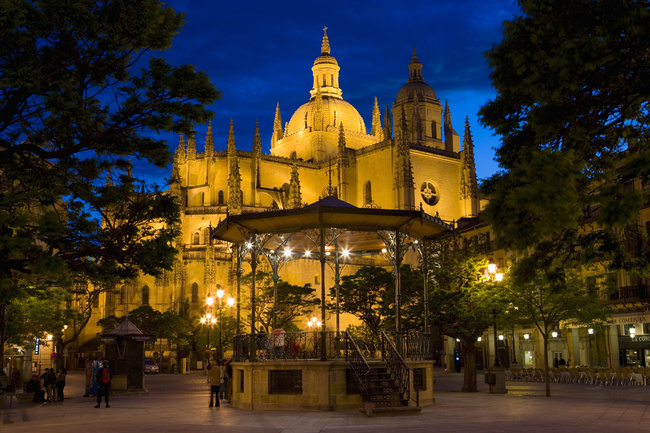 Segovia: Geceleri gerçek bir mücevher