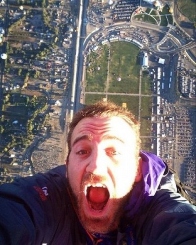 Yukarıdaki Selfie