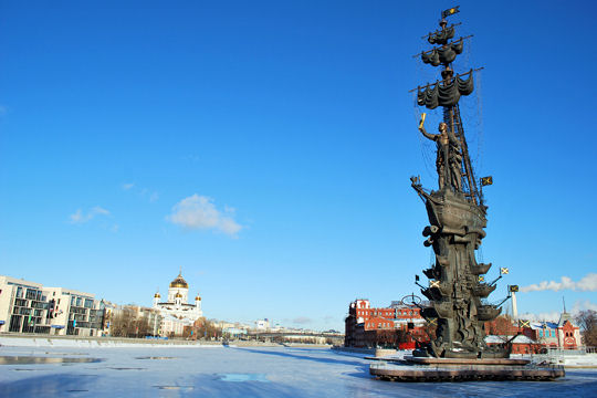 Rusya'nın Büyük Peter heykeli - 96 metre